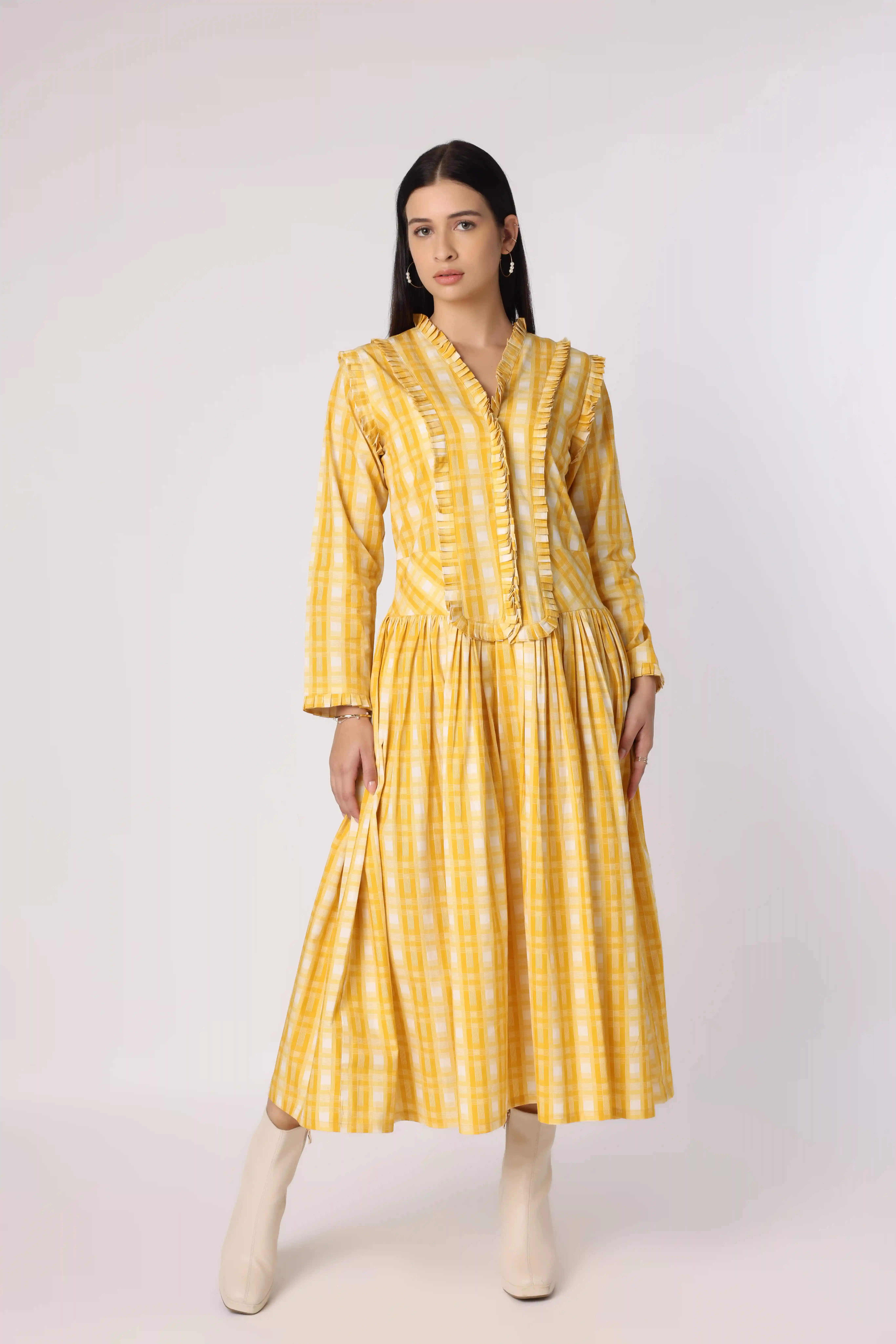 Elegant white-yellow check dress